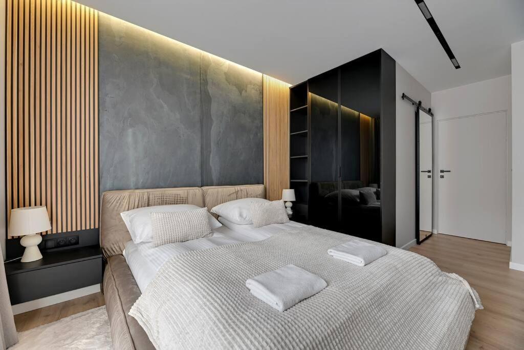 Zajezdnia Wrzeszcz 2 By Grand Apartments Gdansk Exterior photo
